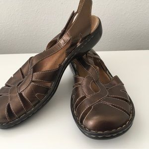 Women’s Clark’s Active Air Leather Fisherman Sandal, Metallic Brown, Size 10